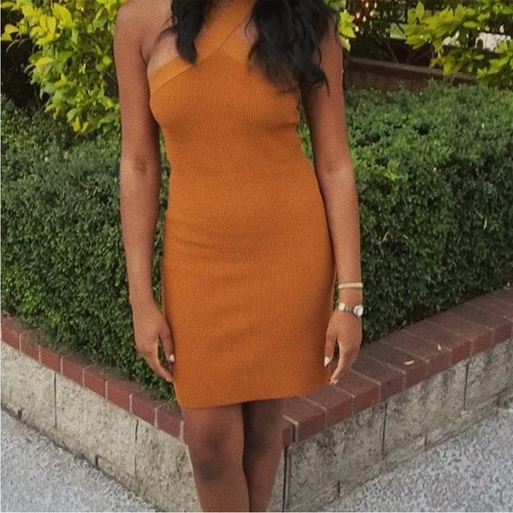 Aritzia Babaton Sculpt Knit Criss Cross Mini Dress Butternut Orange Ribbed Small - Picture 1 of 7